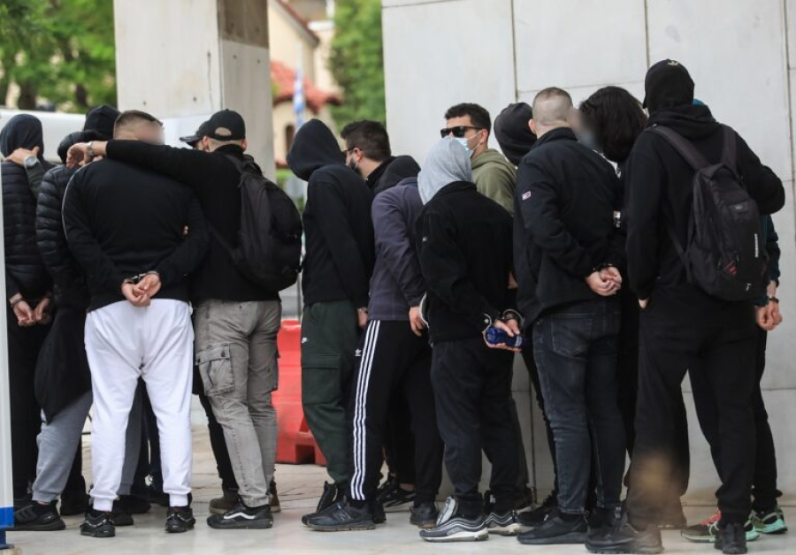 Δολοφονία αστυνομικού στο Ρέντη: Ποινική δίωξη για 28 αδικήματα – Κατηγορίες για ανθρωποκτονία και εγκληματική οργάνωση