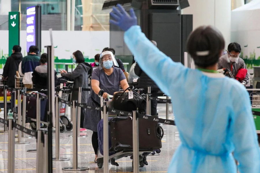Χονγκ Κονγκ: Τουλάχιστον 49 επιβάτες πτήσης από το Νέο Δελχί έχουν βρεθεί θετικοί στον κορονοϊό