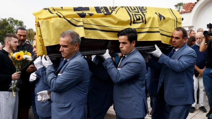 Το τελευταίο «αντίο» στον Γιάννη Ιωαννίδη - Συγκίνηση και συνθήματα στο Αλεξάνδρειο