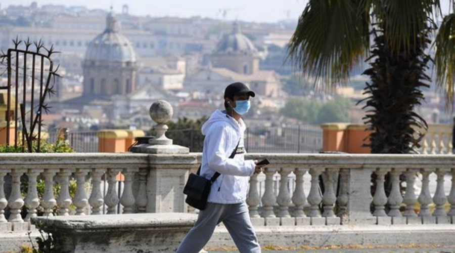 Ιταλία: Η δεύτερη δόση του εμβολίου μπορεί να χορηγηθεί σε πολλούς Iταλούς κατά την διάρκεια των διακοπών