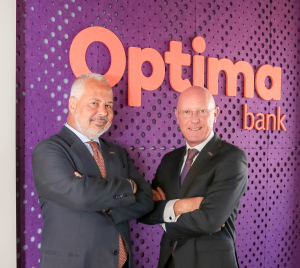 Ο πρόεδρος της Optima bank Γεώργιος Τανισκίδης και ο διευθύνων σύμβουλος της τράπεζας Δημήτρης Κυπαρίσσης