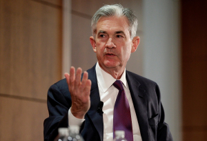Πάουελ: Ισχυρή η δέσμευση της Fed στην επιστροφή του πληθωρισμού στο 2%