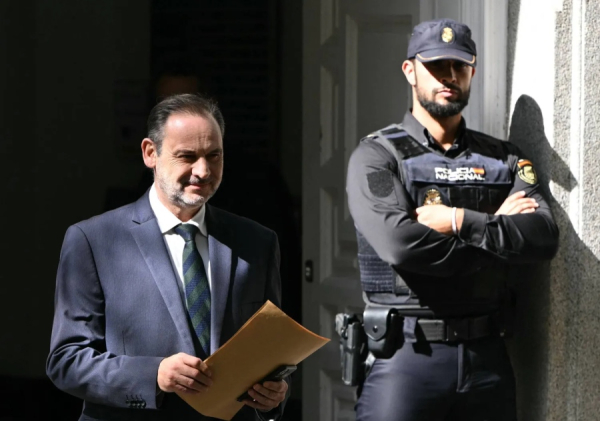 Ισπανία: Ξεκίνησε η δίκη για διαφθορά του πρώην Υπουργού Μεταφορών, Χοσέ Λουίς Άμπαλος