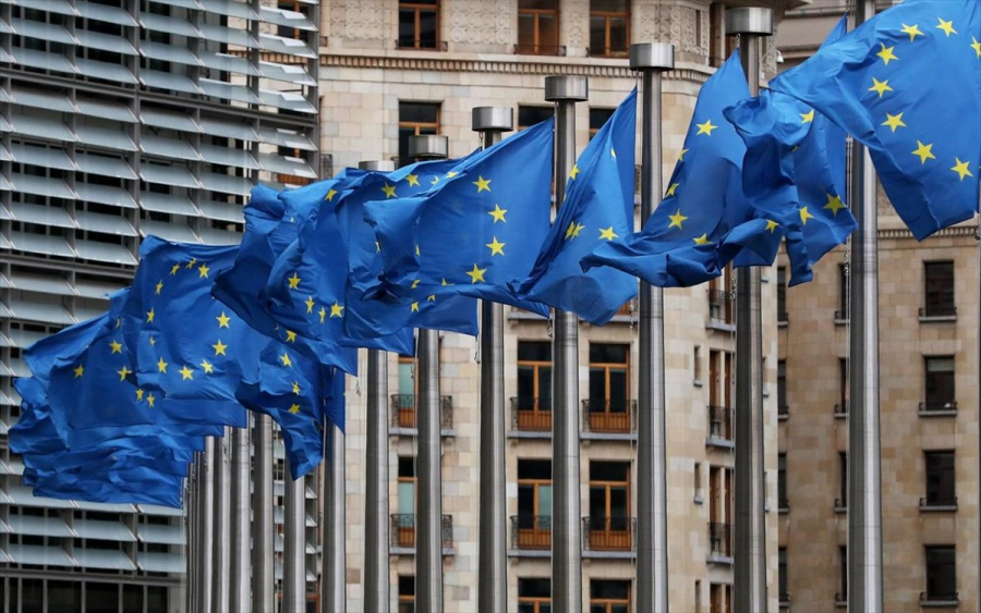 Κομισιόν: Το άνοιγμα λογαριασμών για πληρωμή ρωσικού αερίου σε ρούβλια αποτελεί παραβίαση των κυρώσεων