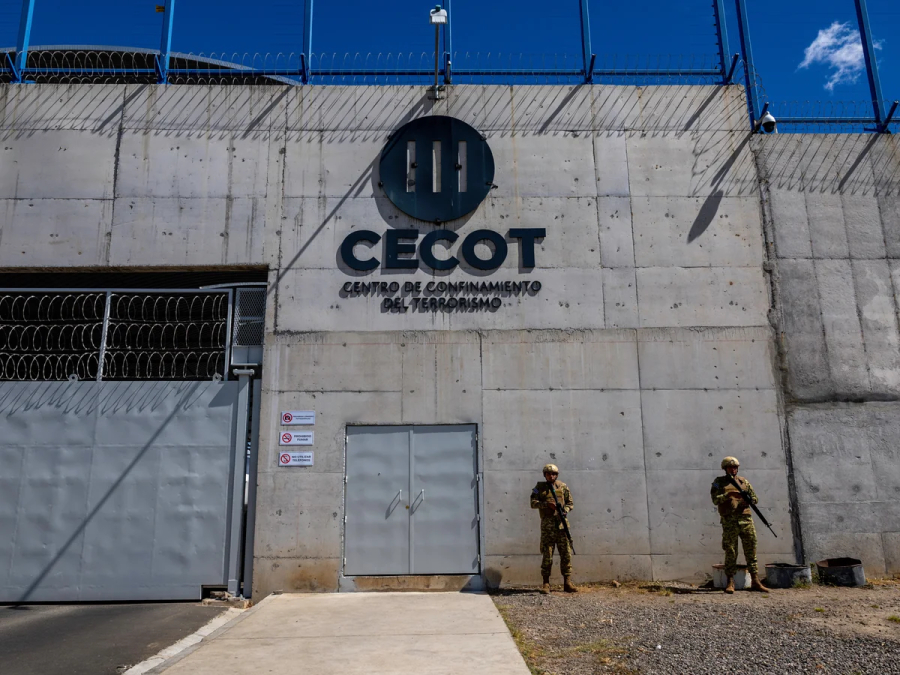 Ελ Σαλβαδόρ: Ο πρόεδρος απειλεί να απελευθερώσει τους φυλακισμένους από τη φυλακή υψίστης ασφαλείας Cecot