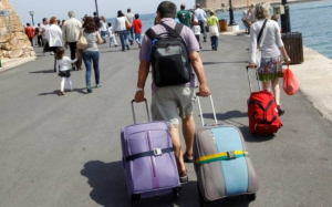 Eλλάδα επιλέγουν οι Σουηδοί ταξιδιώτες του φθινοπώρου: Ποια δύο νησιά προτιμούν