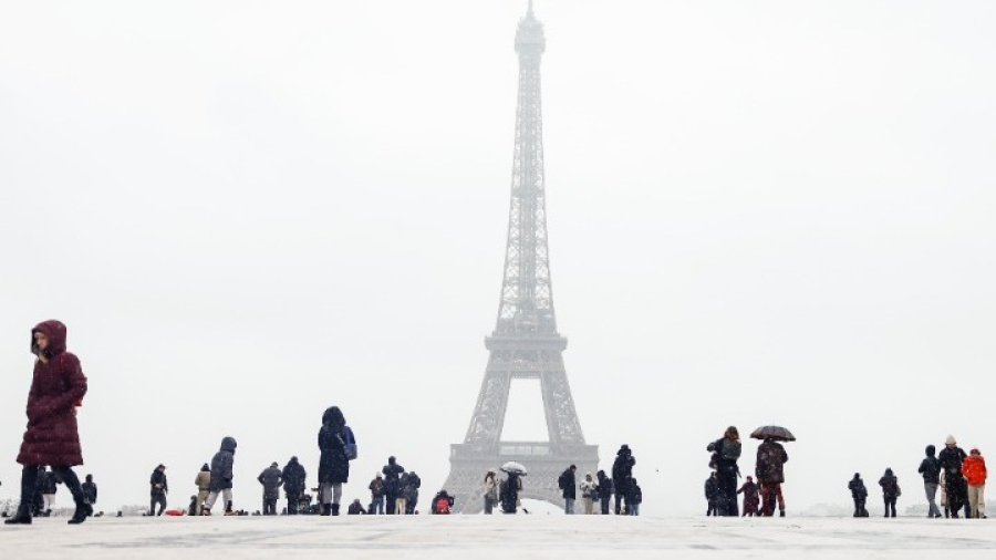 Το χιόνι και ο παγετός πλήττουν Βρετανία, Γαλλία, Ολλανδία και Ουγγαρία - προβλήματα στις μετακινήσεις