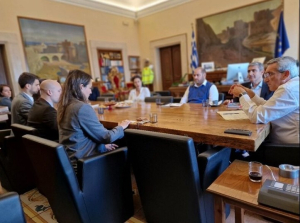 Amazon: Γιατί έκανε την Περιφέρεια Νοτίου Αιγαίου να δουλέψει... Σάββατο