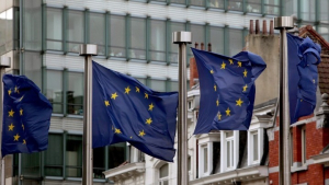 Εμπορικός συναγερμός: ΕΕ–ΗΠΑ σε τροχιά σύγκρουσης για τους δασμούς στα αυτοκίνητα