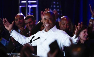 Έρικ Άνταμς: Ξεκίνησε την εκστρατεία για την επανεκλογή του ως δήμαρχος της Νέας Υόρκης