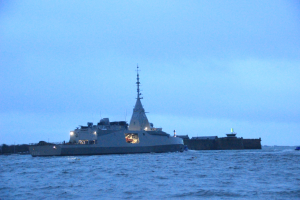 Ξεκίνησαν οι πρώτες θαλάσσιες δοκιμές της φρεγάτας FDI HN «Νέαρχος» του Πολεμικού Ναυτικού