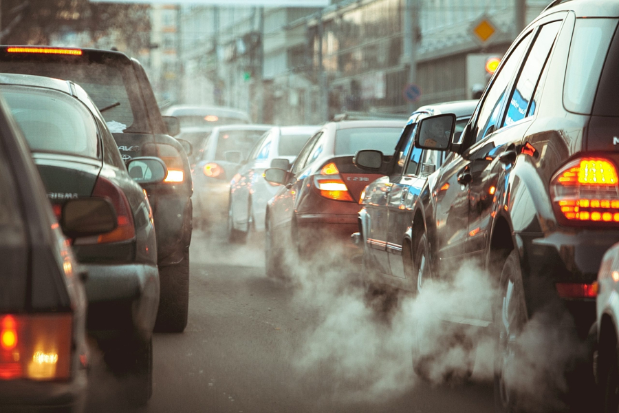 EE: Ιδιαίτερα αυστηρές προσεγγίσεις για τις εκπομπές ρύπων παγκοσμίως στα αυτοκίνητα