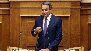 Μητσοτάκης: «Ρύθμιση εθνικής ευθύνης και δημοκρατικής ευαισθησίας» η τροπολογία για τον Αγνωστο Στρατιώτη