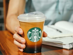Starbucks: Δεσμεύεται για ένα βιώσιμο μέλλον για τον άνθρωπο, τον καφέ και τον πλανήτη