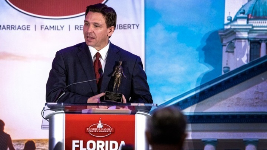 ΗΠΑ: Ο Ρον ΝτεΣάντις εμφανίζεται ως η εναλλακτική των Ρεπουμπλικάνων στον Τραμπ