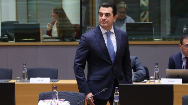 Την Παρασκευή οι ανακοινώσεις Σκρέκα για επιδοτήσεις ρεύματος