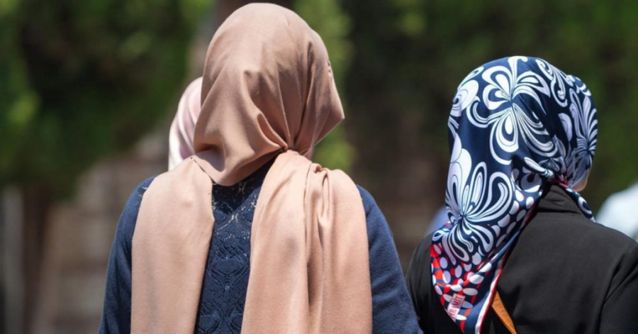 Απόφαση - σταθμός από την ΕΕ: Εταιρείες μπορούν να απαγορεύσουν τη μαντίλα στους χώρους εργασίας