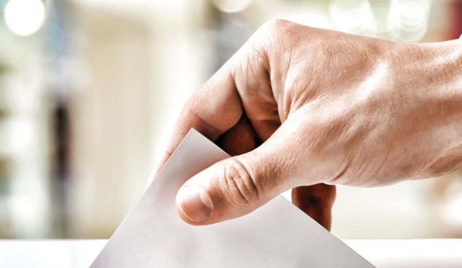 Χωρίς αντίπαλο ο Μητσοτάκης, δεύτερο το ΠΑΣΟΚ, δείχνουν οι νέες δημοσκοπήσεις Metron και Pulse