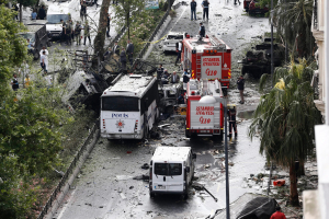 Έκρηξη στην Κωνσταντινούπολη - Εκκένωση τριών κτηρίων (vid)