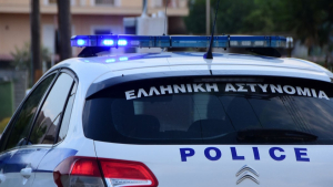 Ταύρος: Απόπειρα ληστείας σε σούπερ μάρκετ - Ο ιδιοκτήτης απείλησε με ψαλίδι τον δράστη που τράπηκε σε φυγή