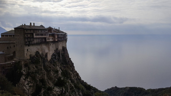 Μέτρα πρόληψης COVID-19 για επισκέψεις στο Άγιο Όρος