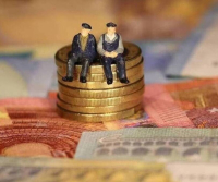 Ουραγός η Ελλάδα στο μέσο ετήσιο μισθό στην ΕΕ