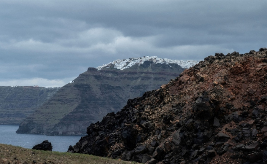 K. Συνολάκης: Σε φάση έξαρσης το ηφαίστειο - Kαθαρά ηφαιστειακοί οι χθεσινοί σεισμοί