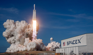 H SpaceX έφτασε ήδη τις 100 αποστολές το 2025