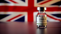Μ. Βρετανία: Όλος ο πληθυσμός άνω των 50 ετών έλαβε μια πρώτη δόση εμβολίου