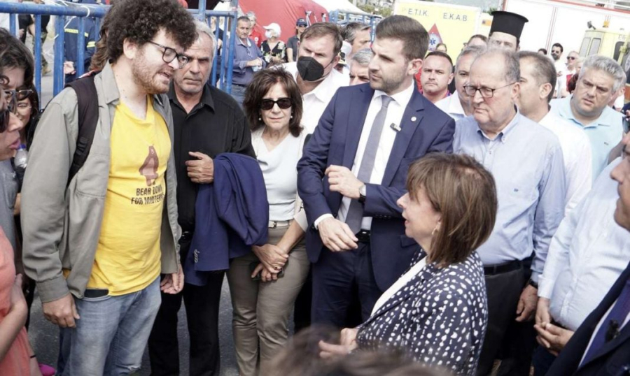 Καλαμάτα: Φραστικό επεισόδιο Σακελλαροπούλου με νεολαίους ΣΥΡΙΖΑ (vid)