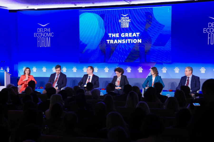 Από αριστερά: Μαρία Σαράφογλου, Δημοσιογράφος, ANTENNA TV - Μιχάλης Στασινόπουλος, Executive Director Viohalco, Chairman ElvalHalcor and President Hellenic Production VIOHALCO SA - Γιώργος Μαργώνης, Πρόεδρος και Managing Director της Παπαστράτος Α.Ε. - Λουκία Σαράντη, Πρόεδρος Συνδέσμου Βιομηχανιών Ελλάδος - Μαρία Αναργύρου-Νίκολιτς, Γενική Διευθύντρια, Coca-Cola HBC Ελλάδας &amp; Κύπρου - Νίκος Βέττας, Γενικός Διευθυντής, Ίδρυμα Οικονομικών &amp; Βιομηχανικών Ερευνών ΙΟΒΕ, Καθηγητής, Οικονομικό Πανεπιστήμιο Αθηνών