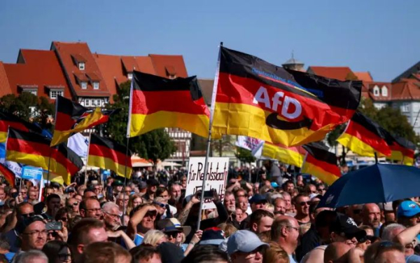 Γερμανία: Το συντηρητικό κόμμα AfD αναπτύσσει σχέσεις με τον Τραμπ (Reuters)