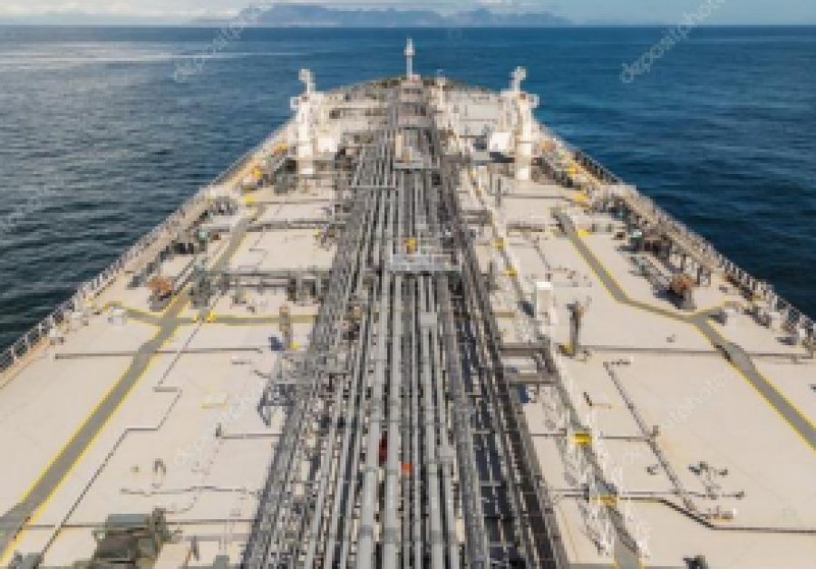 Στο λιμάνι του Πειραιά το ρωσικό δεξαμενόπλοιο που είχε κατασχεθεί