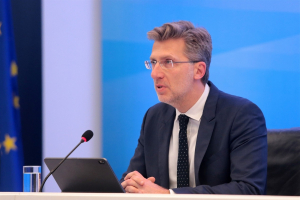 Σκέρτσος: Στο 33,8% η συμμετοχή για εμβολιασμό στις ηλικίες 18 έως 24