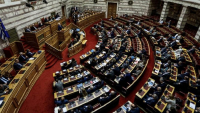 Βουλή: Χαλαρώνουν τα υγειονομικά μέτρα