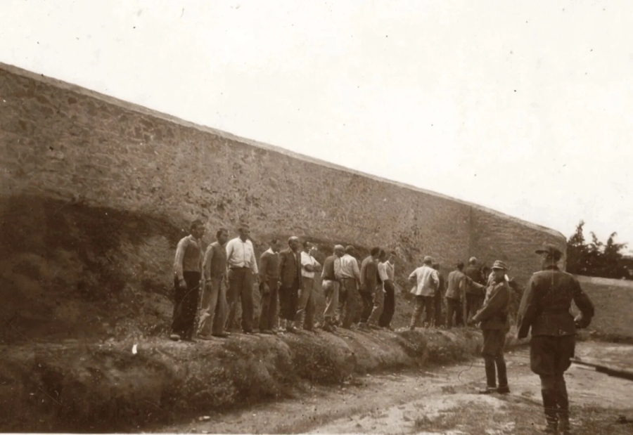 ΥΠΠΟ - Καισαριανή: Παρουσιάστηκαν οι φωτογραφίες της εκτέλεσης των 200 κομμουνιστών