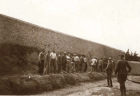 ΥΠΠΟ - Καισαριανή: Παρουσιάστηκαν οι φωτογραφίες της εκτέλεσης των 200 κομμουνιστών