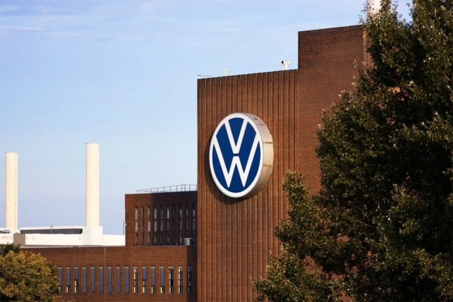 Volkswagen: Η μεγάλη μάχη του Όλιβερ Μπλουμ για περικοπές, εργοστάσια και επιβίωση απέναντι στην Κίνα