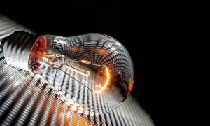 Στα φετινά επίπεδα οι τιμές του ρεύματος και στις αρχές 2024 - Στα 15-17 σεντς ανά kWh