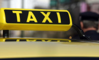 Σκρέκας: Υπερδιπλασιασμός της επιδότησης για ηλεκτρικά ταξί