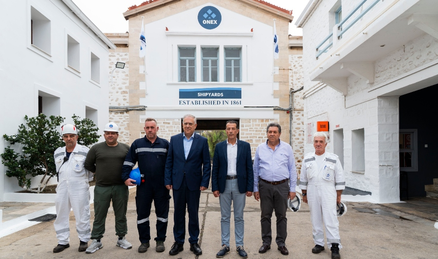 Επίσκεψη Θεοδωρικάκου στα Ναυπηγεία της ΟΝΕΧ στη Σύρο
