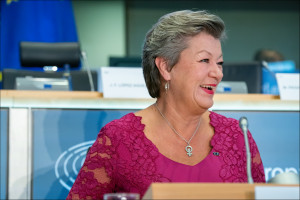 Γιόχανσον: Κάποια ακριτικά νησιά της Ελλάδας έχουν επωμιστεί βάρος και αυτό δεν είναι ανεκτό