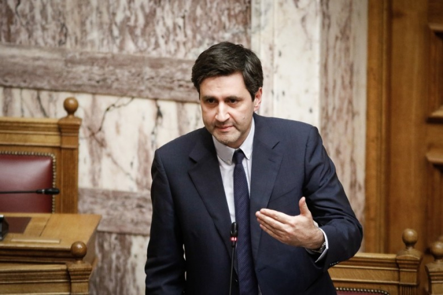 Ταυτόχρονα σύμβουλος σε Τσίπρα και Στουρνάρα ο Χουλιαράκης