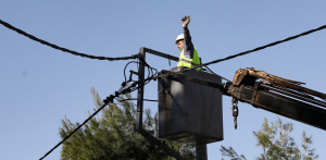 ΔΕΔΔΗΕ: Άμεσα η επανηλεκτροδότηση κτισμάτων και εγκαταστάσεων στις πληγείσες περιοχές