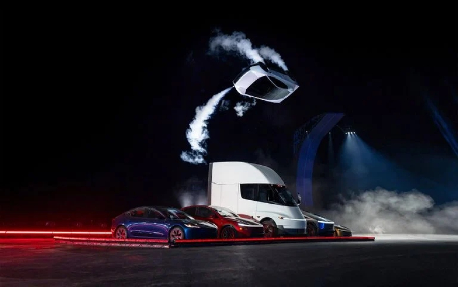 Tesla Roadster: Παρουσίασε το πρώτο «ιπτάμενο» αυτοκίνητο που επιταχύνει στα 100 χλμ./ώρα σε μόλις 0,59 δευτερόλεπτα