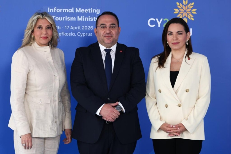 Από αριστερά προς τα δεξιά: Άννα Καραμανλή, Υφυπουργός Τουρισμού της Ελλάδας, Κώστας Κουμής Υφυπουργός Τουρισμού της Κύπρου, Όλγα Κεφαλογιάννη Υπουργό Τουρισμούς της Ελλάδας