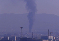 Φωτιά στο Μενίδι σε επιχείρηση με ανταλλακτικά αυτοκινήτων: Πάνω από 12 πυροσβέστες παλεύουν με τις φλόγες