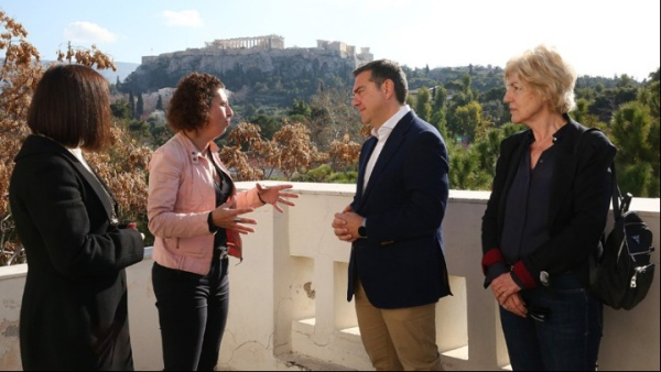 Τσίπρας για τα Γλυπτά: Δεν μπορείς να δανειστείς κάτι που σου έχουν κλέψει