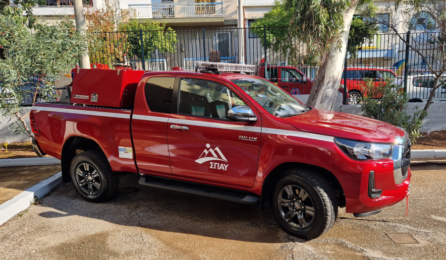 Όμιλος Σαρακάκη: Παρέδωσε στον ΣΠΑΥ 15 πυροσβεστικά pick up