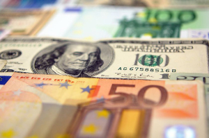 Το ευρώ ενισχύεται 0,47%, στα 1,0909 δολάρια